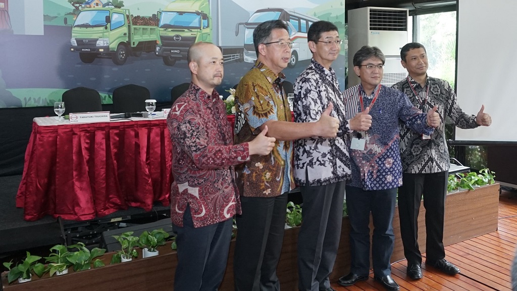 Manajemen PT Hino Motor Sales Indonesia.