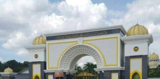 Banjir dalam Kenangan Seorang Anak Kampung Banjir membawa berkah.