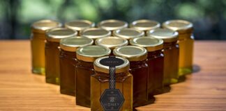 Lebah Madu di Home of Rolls-Royce Bergairah Berproduksi Rolls-Royce of Honey, madu paling ekslusif di dunia.