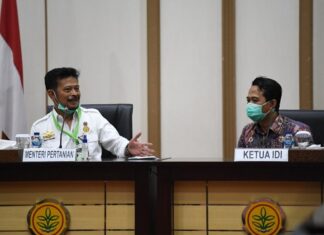 Jamu Herbal Eukaliptus Jadi Fitofarmaka, Biaya Pelayanan Kesehatan Jadi Murah Kementerian Pertanian menyerahkah hasil penelitian Balitbangtan tentang eukaliptus kepada Ikatan Dokter Indonesia untuk dilakukan uji klinis dan riset-riset lainnya.