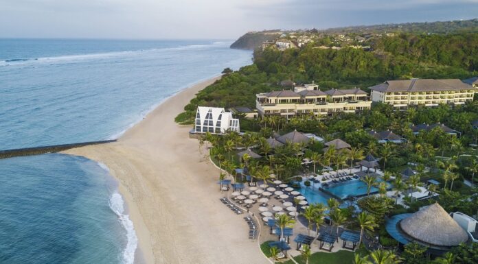 The Ritz-Carlton Bali, Hotel Top Keempat di Dunia The Ritz-Carlton, Bali, dinobatkan sebagai hotel top keempat di dunia dalam penghargaan World’s Best Awards ke-25.
