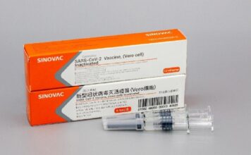 Berpacu Uji Klinis Eucalyptol dan Vaksin Sars-Cov-2 Sinovac Kedatangan vaksin Sars-Cov-2 dari China di PT Bio Farma (Persero), Bandung, untuk uji klinis fase III di Indonesia dapat membawa harapan baru untuk mengatasi pandemi Covid-19.