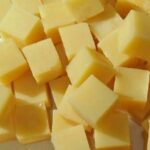 Lemak Kakao dan Bungkil Cokelat Lemak kakao dapat diolah lebih lanjut menjadi produk makanan cokelat.