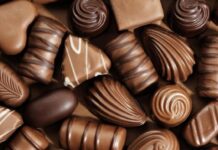 Bubuk dan Makanan Cokelat Lemak dan pasta cokelat merupakan bahan baku berbagai jenis makanan cokelat.