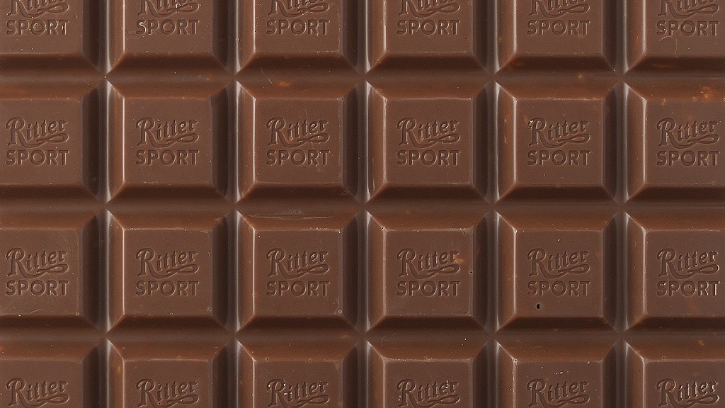 Cokelat Ritter Sport mempunyai cita rasa krim dan kental di mulut.