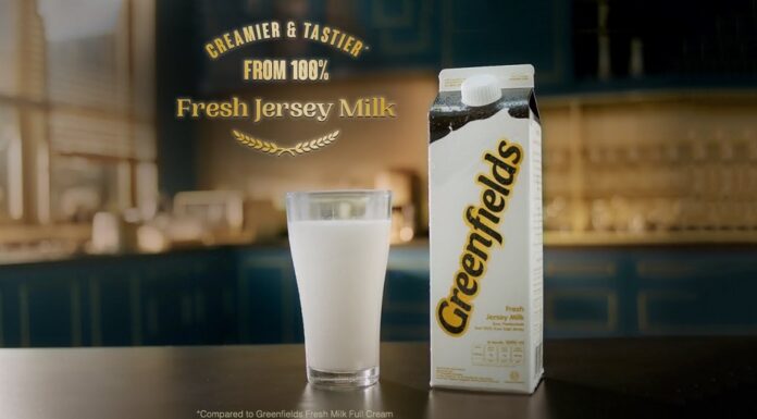 Greenfields Fresh Jersey Milk Lebih Creamy dan Lezat Proses pemerahan sapi Jersey untuk Greenfields Fresh Jersey Milk menggunakan penampungan khusus untuk memastikan produk ini 100% susu segar sapi Jersey.
