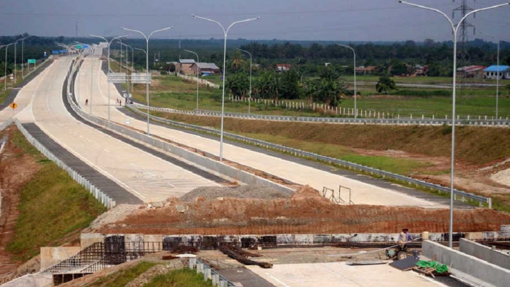 Pembangunan jalan tol Bengkulu – Lubuklinggau sepanjang 95,8 km.