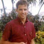 Keteguhan Hati Joe Biden Sembuhkan Gagap Karena gagap, Joe Biden tidak diterima bekerja di sebuah kafe.