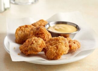 Pertama di Dunia, Singapura Mengizinkan Daging Ayam Kultur Beredar Komersial Nugget ayam terbuat dari daging ayam kultur bermerek GOOD Meat, tepung terigu, dan protein berbasis kacang hijau.