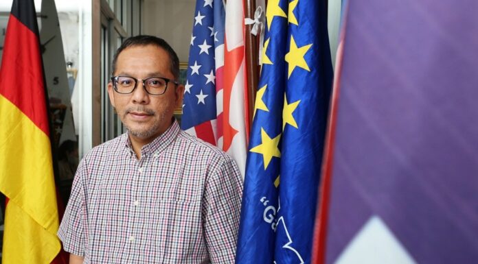 Kebangkitan Alumni Institut Teknologi Bandung di Tanah Air Menyiapkan sumber daya manusia (SDM) tanpa mewujudkan demokratisasi teknologi tidak akan optimal.