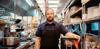 Nugget Ayam Kultur Diproduksi di Bioreaktor dan Dihidangkan di Klub 1880 Singapura Nugget ayam kultur atau biasa disebut nugget ayam laboratorium (lab) dibiakan dari sel daging ayam.