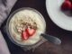 Simak Jenis Susu Fermentasi Yogurt untuk Kesehatan Tubuh Kandungan probiotik di dalam yogurt berpotensi mengatasi gangguan pada saluran perncernaan seperti diare, sembelit, dan radang usus.