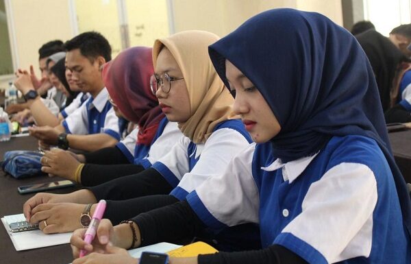 Menciptakan Sumber Daya Manusia Berkompetensi Tepat agar Perusahaan Eksis Temple of Learning Summit 2021 di Bali.