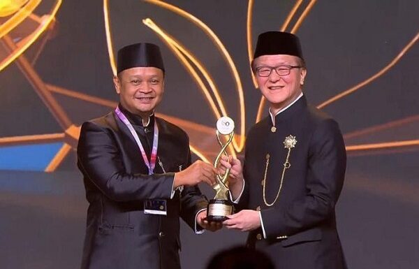 eFishery Meraih Penghargaan Bergengsi ASEAN Business Awards 2023 eFishery meraih penghargaan ABA 2023