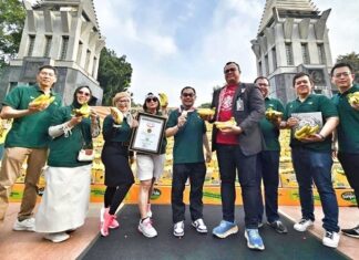 Sunpride Pecahkan Rekor MURI Pajangan Pisang Terbanyak Sunpride pecahkan rekor MURI